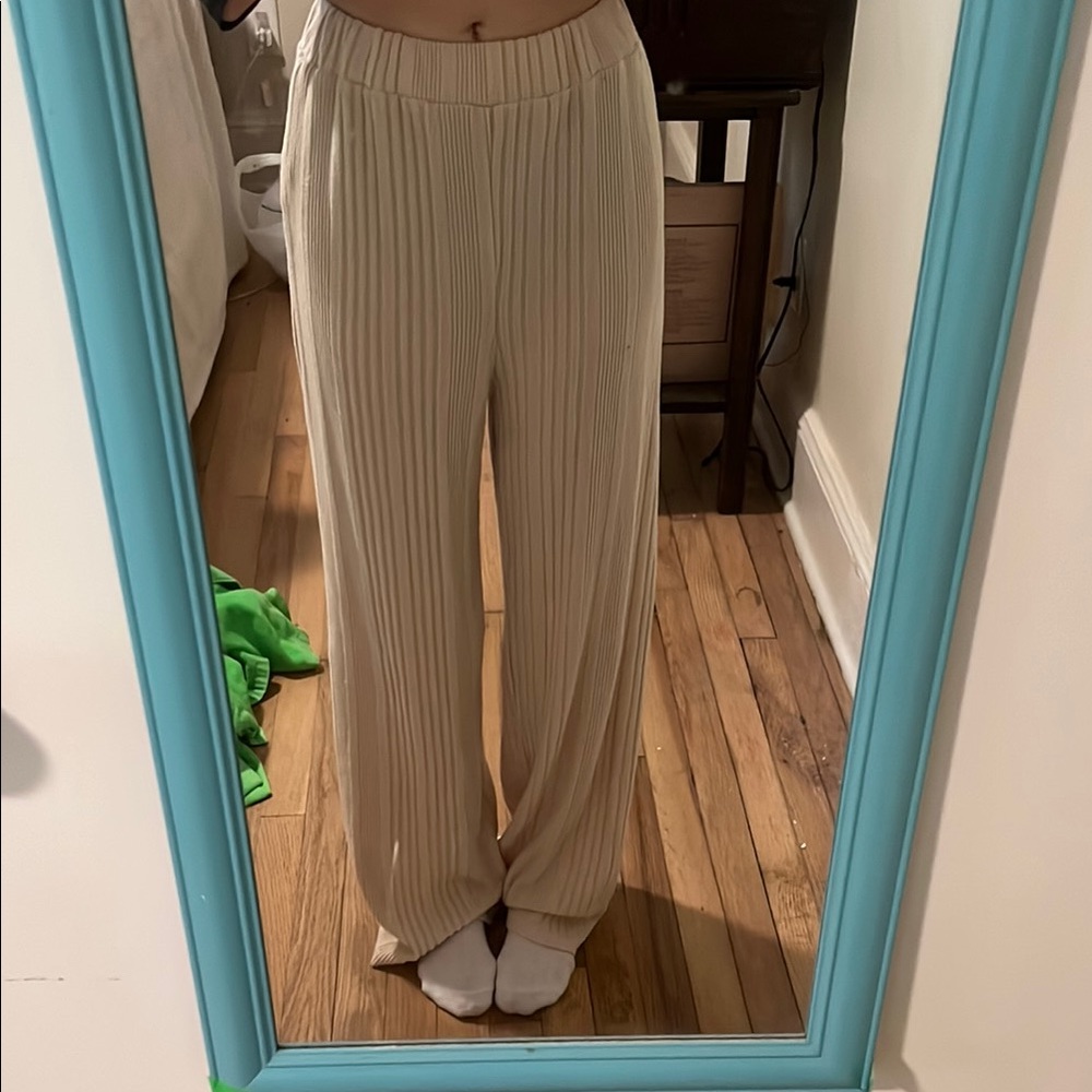 Elegant Cream Pleated Pants